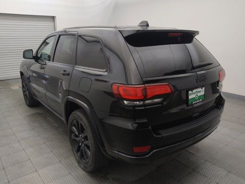 Used 2019 Jeep Grand Cherokee Altitude RWD image 5