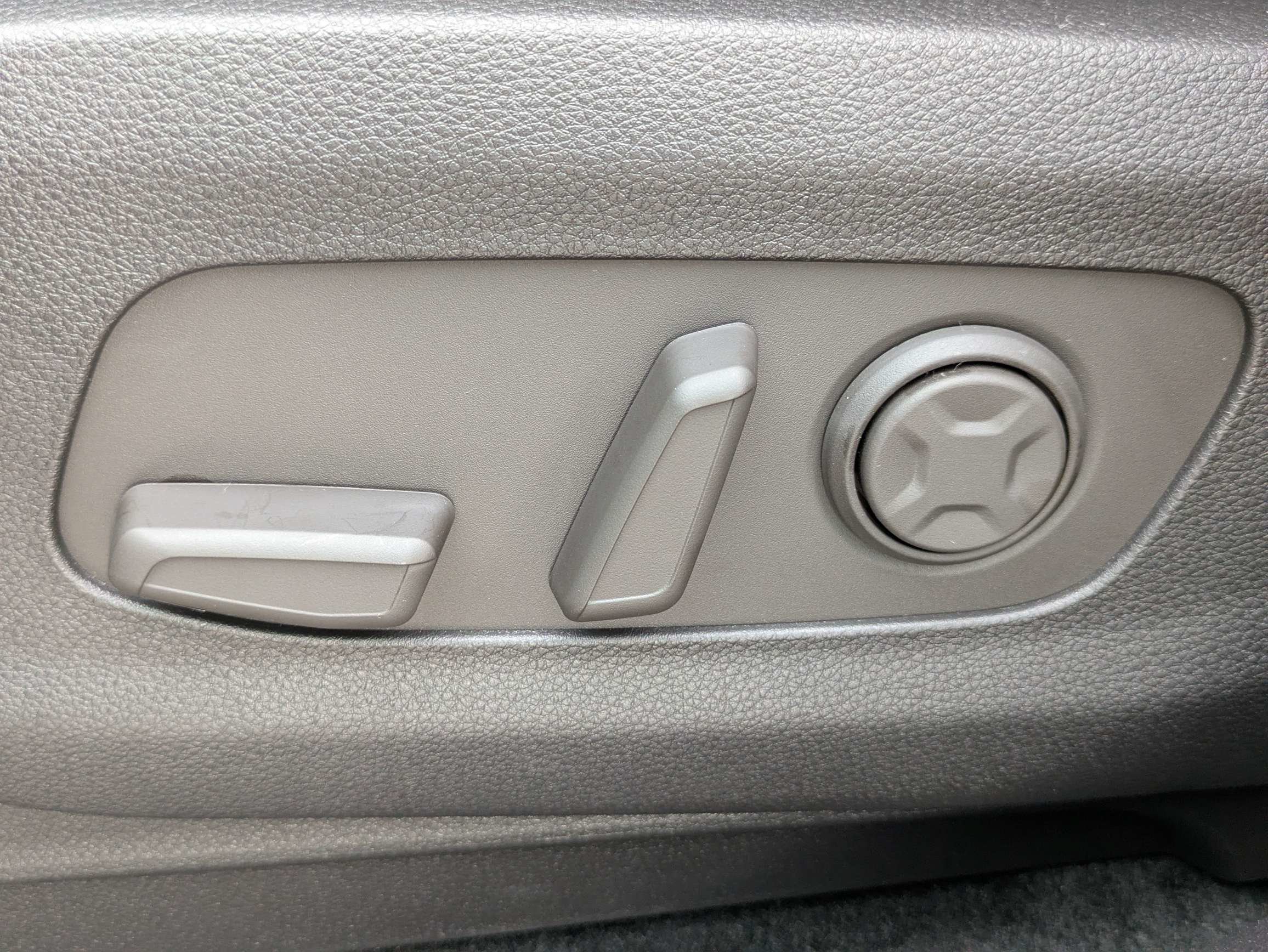 Certified 2026 Kia Carnival EX FWD image 20