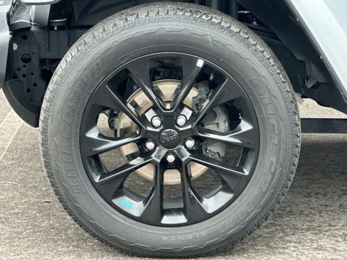 Used 2023 Jeep Wrangler Sahara image 27