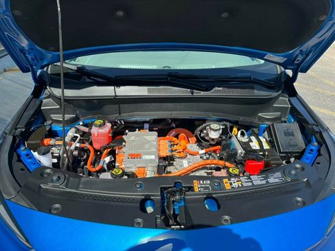 Used 2022 Chevrolet Bolt EUV Premier w/ Sun & Sound Package image 10