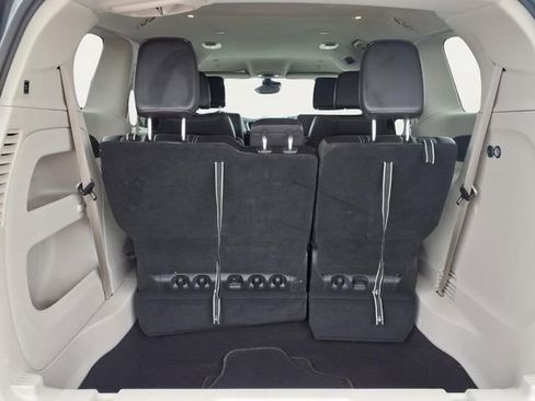 Used 2023 Chrysler Pacifica Touring-L FWD image 25
