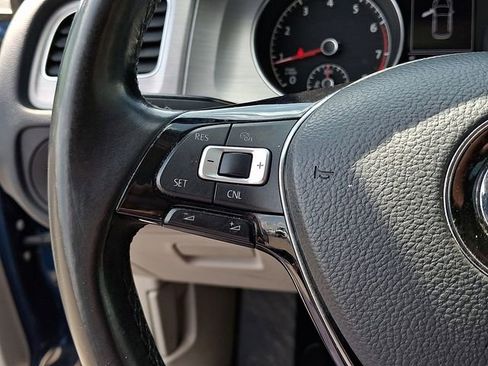 Used 2017 Volkswagen Golf S image 16