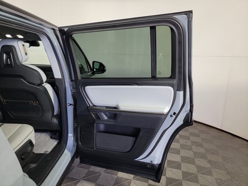 Used 2024 Rivian R1S Adventure AWD/4WD image 19