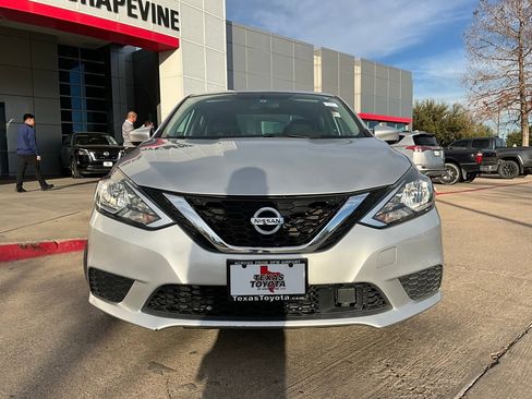 Used 2019 Nissan Sentra SV image 4