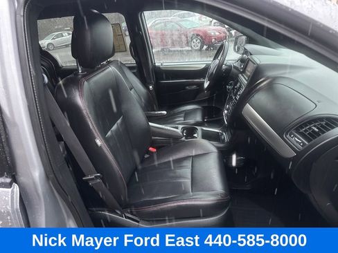 Used 2019 Dodge Grand Caravan GT image 10