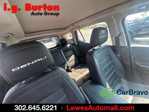 Used 2023 GMC Terrain Denali AWD/4WD image 3