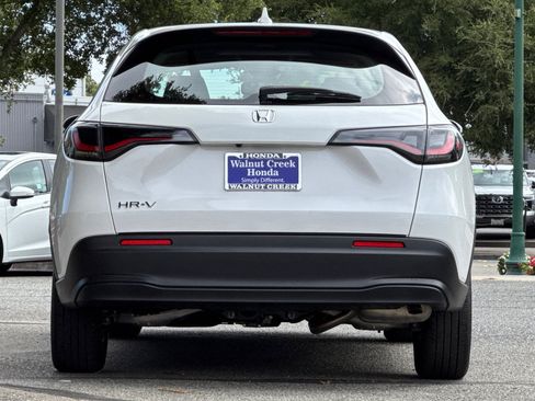 Used 2025 Honda HR-V LX image 5