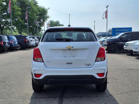 Used 2019 Chevrolet Trax LS FWD image 6