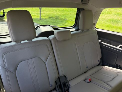 Used 2019 Ford Expedition Limited w/ Equipment Group 302A AWD/4WD image 25