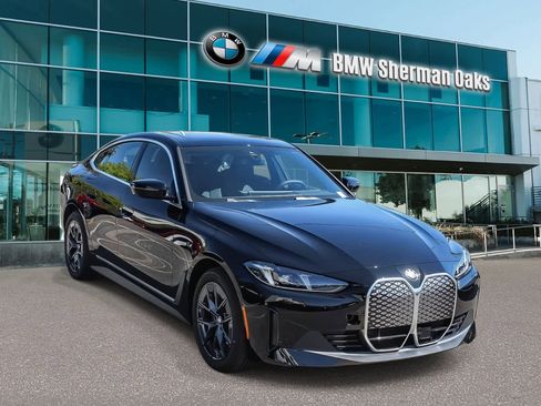 New 2026 BMW i4 eDrive40 w/ Parking Assistance Package image 6