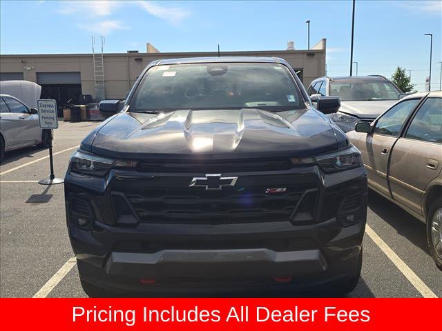 Used 2024 Chevrolet Colorado Z71 w/ Z71 Convenience Package 2 AWD/4WD image 2