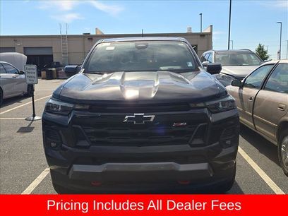 Used 2024 Chevrolet Colorado Z71 w/ Z71 Convenience Package 2