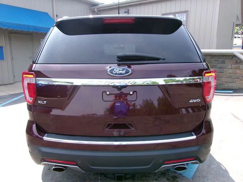 Used 2018 Ford Explorer XLT w/ Equipment Group 201A AWD/4WD image 8