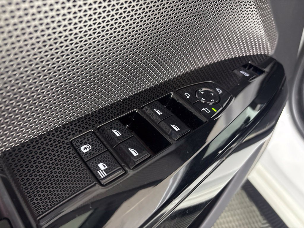 Certified 2024 BMW i7 eDrive50 w/ M Sport Package RWD image 22