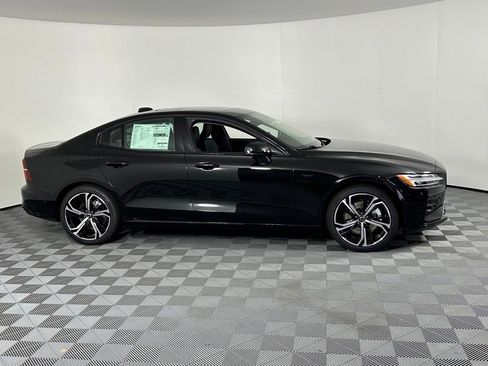 New 2024 Volvo S60 B5 Plus w/ Climate Package image 5