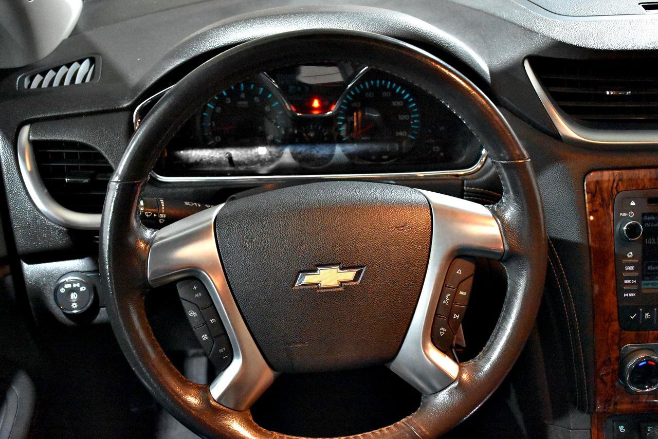 Used 2014 Chevrolet Traverse LTZ FWD image 38