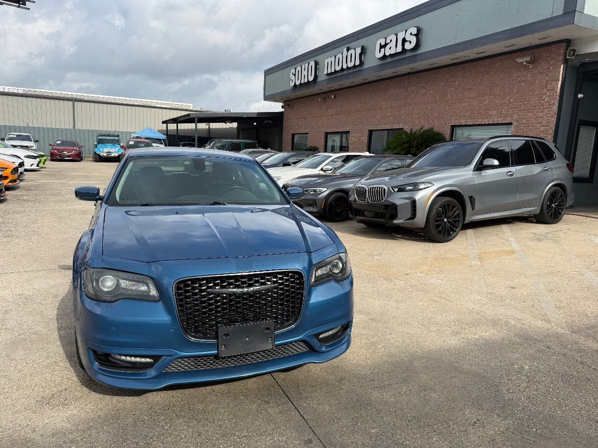Used 2021 Chrysler 300 Touring L AWD/4WD image 8