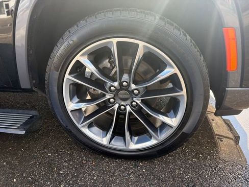 Used 2022 Jeep Wagoneer Series III w/ Premium Group I image 34