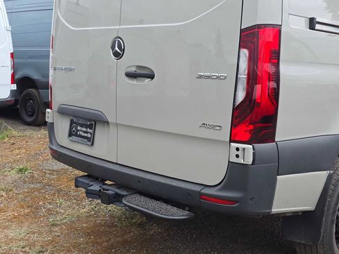 Used 2026 Mercedes-Benz Sprinter 2500 image 18