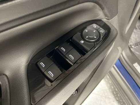 Used 2022 Chevrolet Equinox Premier AWD/4WD image 13