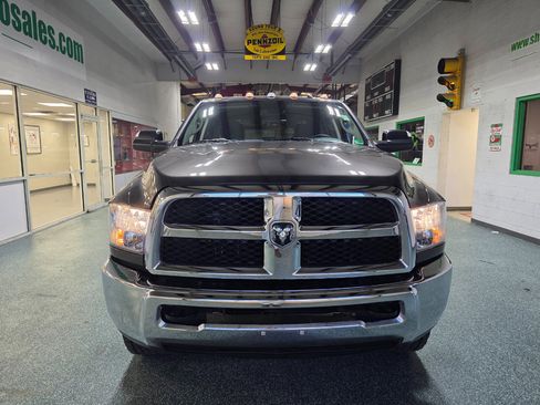 Used 2017 RAM 3500 Tradesman w/ Chrome Appearance Group image 3