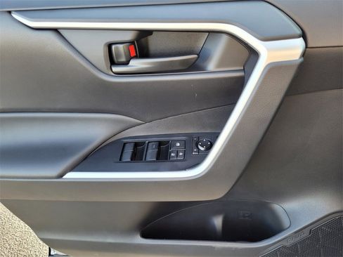 Certified 2025 Toyota RAV4 LE image 23