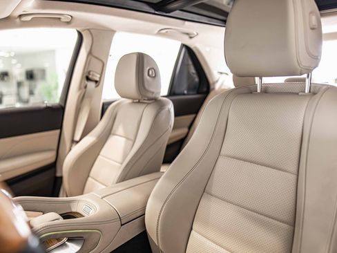 Used 2022 Mercedes-Benz GLE 450 4MATIC w/ Revised AMG Line Exterior image 19