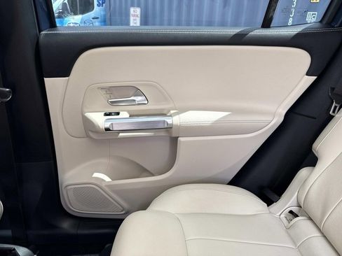 Used 2022 Mercedes-Benz GLB 250 image 19