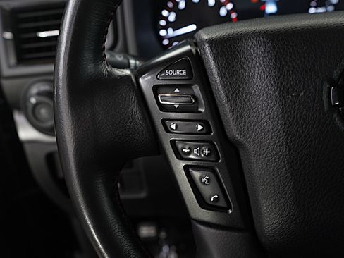 Used 2020 Nissan Titan PRO-4X w/ Pro-4x Convenience Package image 17