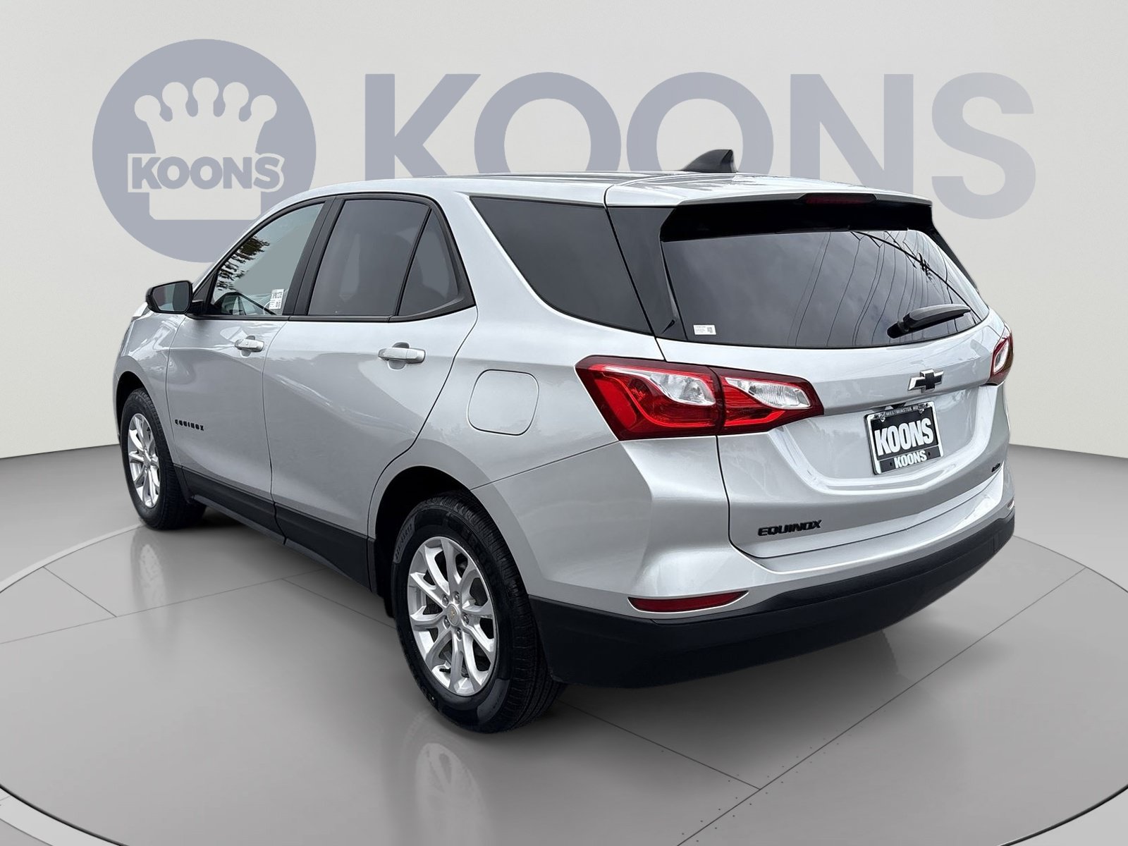 Used 2021 Chevrolet Equinox LS w/ LPO, Blackout Package AWD/4WD image 4