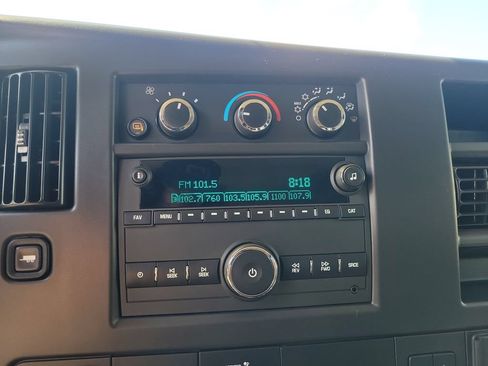 Used 2025 GMC Savana 3500 LT w/ LT Preferred Equipment Group RWD image 23