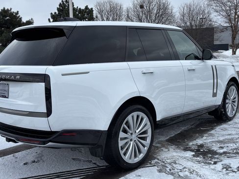 New 2025 Land Rover Range Rover SE image 5