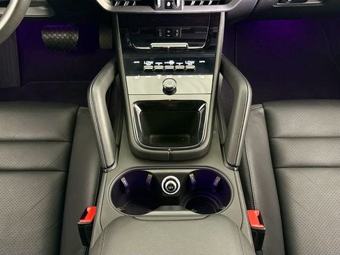 Certified 2024 Porsche Cayenne AWD/4WD image 16
