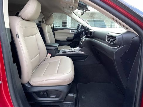 Used 2020 Ford Explorer XLT w/ Equipment Group 202A RWD image 28