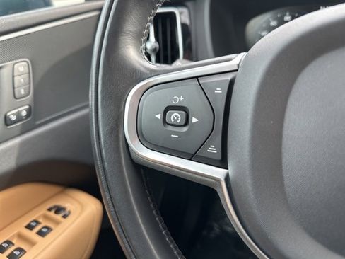 Used 2020 Volvo XC60 T5 Momentum w/ Protection Package Premier image 26