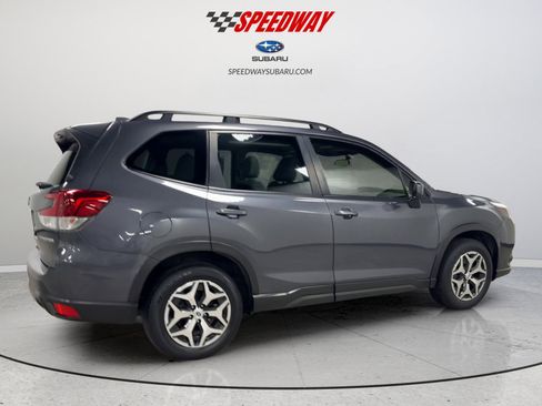 Used 2023 Subaru Forester Premium AWD/4WD image 5