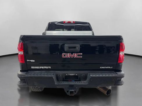 Used 2019 GMC Sierra 2500 Denali w/ Duramax Plus Package AWD/4WD image 8