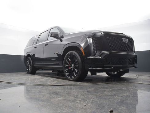 Certified 2026 Cadillac Escalade ESV V w/ LPO, ONYX Package image 49