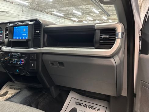 Used 2023 Ford F250 XL image 28