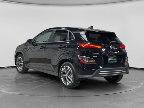 Used 2023 Hyundai Kona Limited w/ Cargo Package FWD image 2