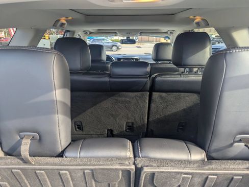 Used 2018 Nissan Pathfinder SL w/ SL Premium Package AWD/4WD image 26
