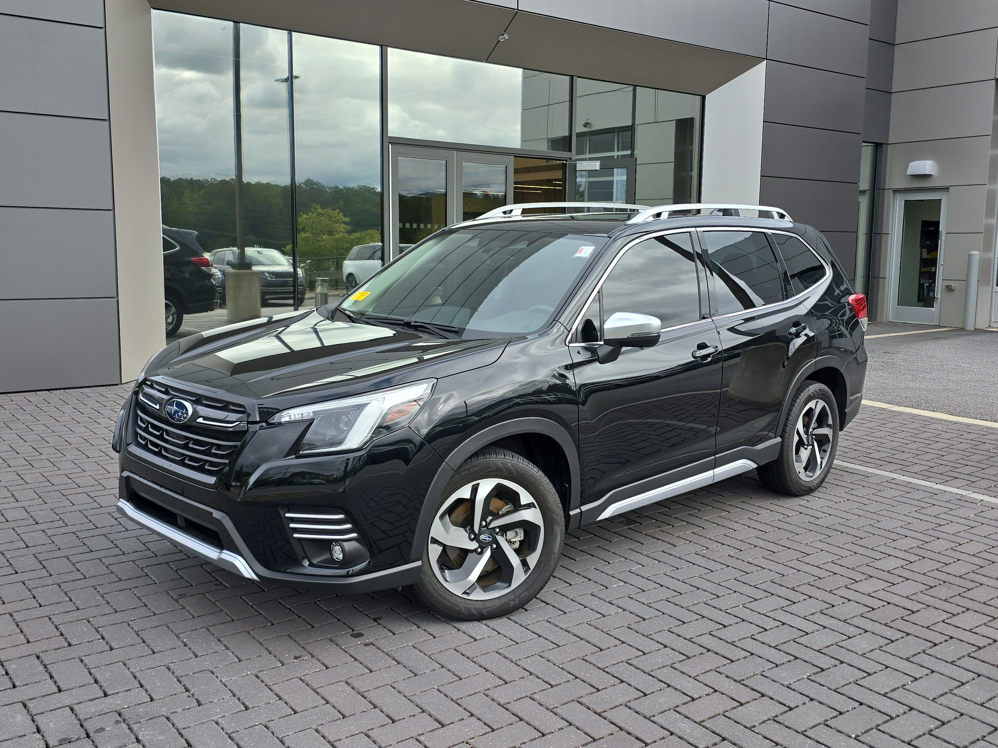 Used 2024 Subaru Forester Touring AWD/4WD image 1