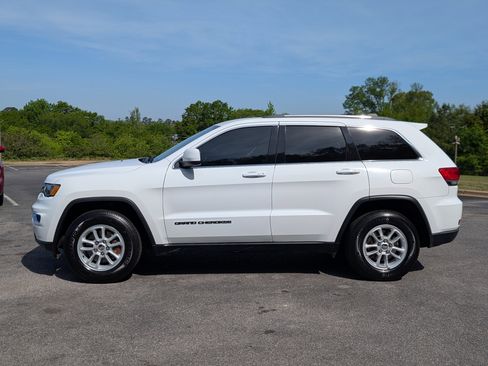 Used 2019 Jeep Grand Cherokee Laredo image 6