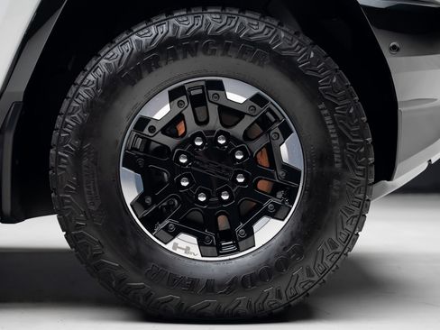 Used 2022 GMC Hummer EV Edition 1 w/ LPO, Illumination Package AWD/4WD image 40