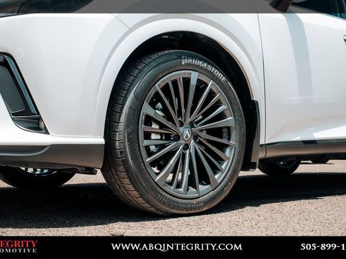 Used 2026 Lexus RX 450h AWD w/ Convenience Package image 11