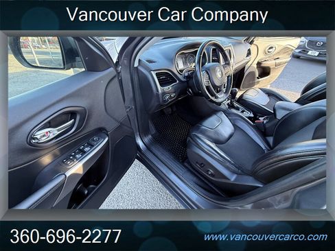 Used 2019 Jeep Cherokee Latitude Plus w/ Cold Weather Group image 13