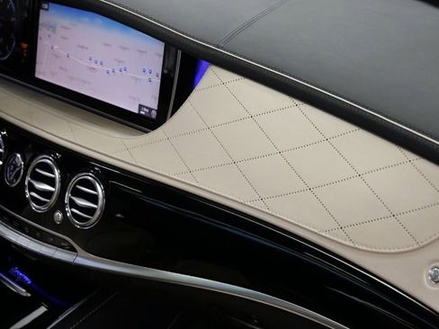 Used 2017 Mercedes-Benz S 550 4MATIC Sedan image 32