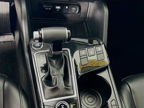 Used 2023 Kia Sportage EX image 17