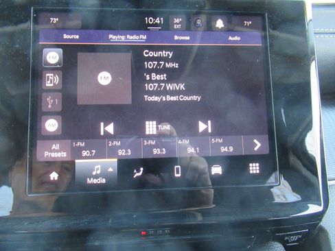 Used 2023 Jeep Grand Cherokee L Laredo image 31