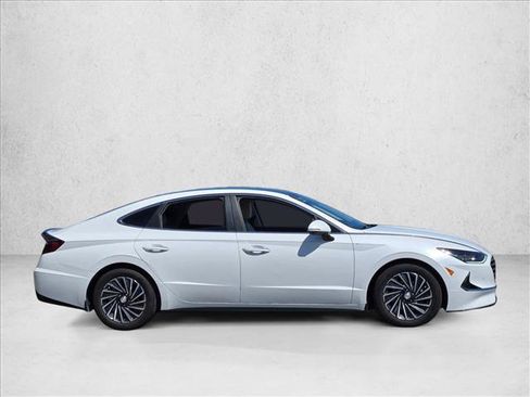Used 2021 Hyundai Sonata Limited FWD image 4